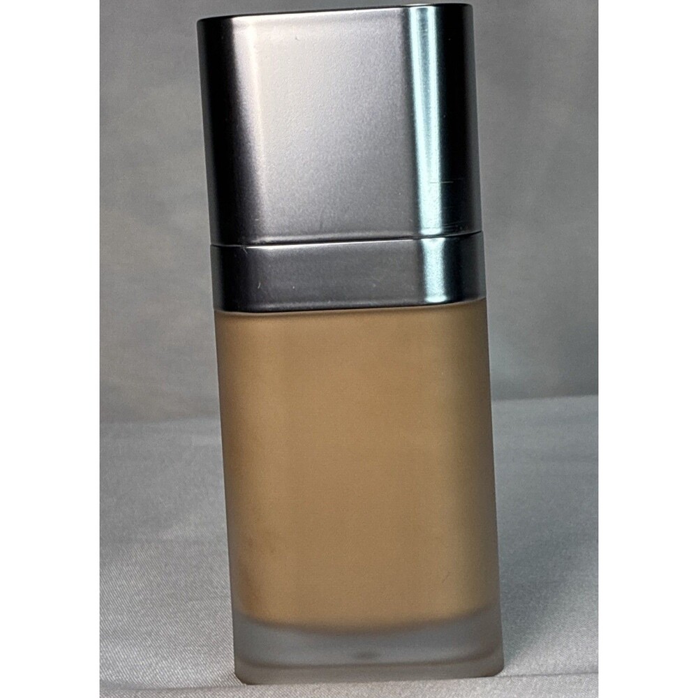 R.E.M Beauty Sweetener Foundation Shade Light 7C NWOB 1 fl Oz